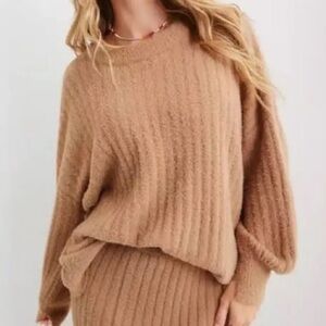 Aerie Buttercream Crew Sweater – Cappuccino
Size: Medium (Oversized fit)